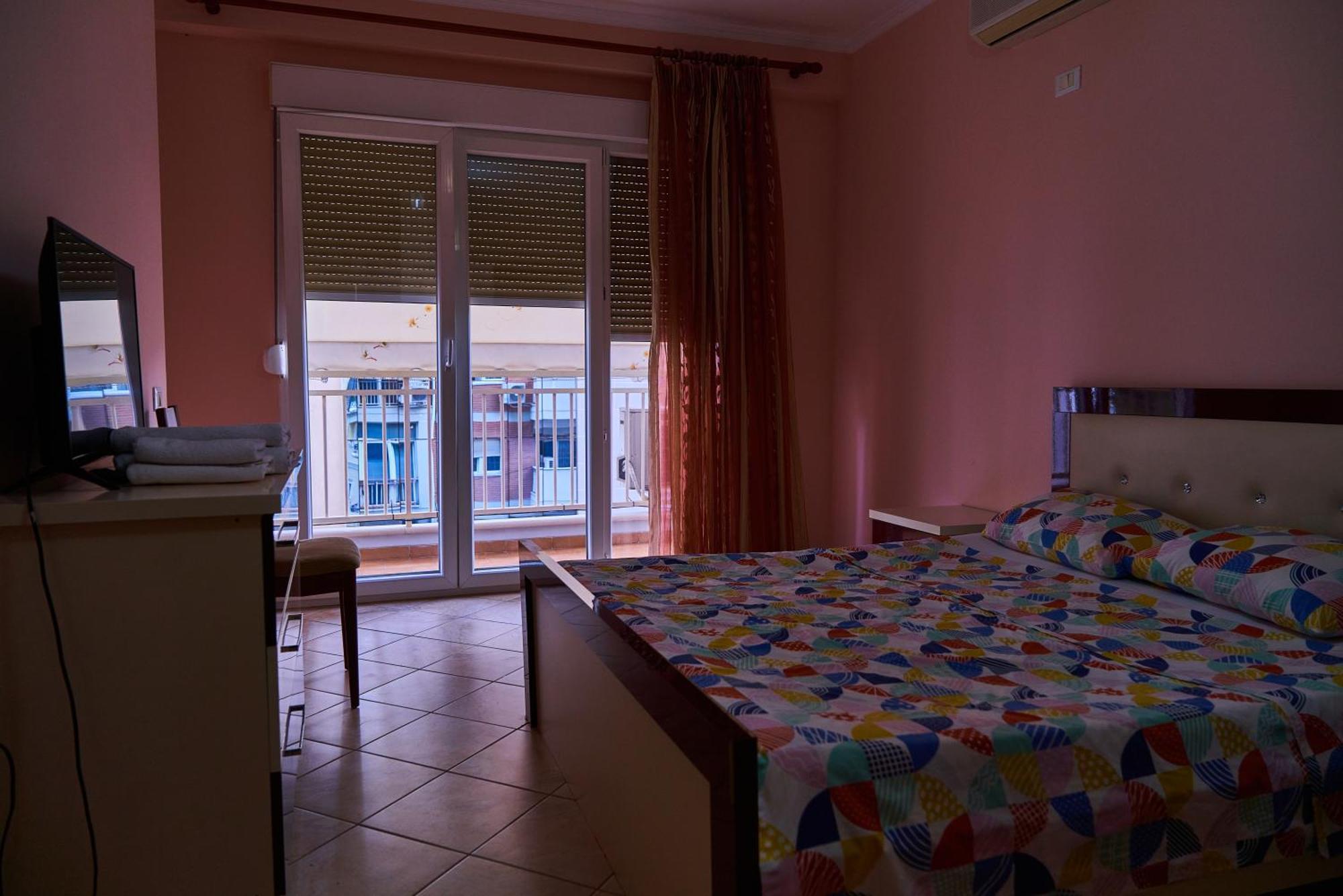 Kalpazo Home Skanderbeg Square Tirana Kültér fotó